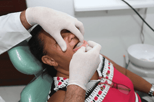 Implante dentário em idosos